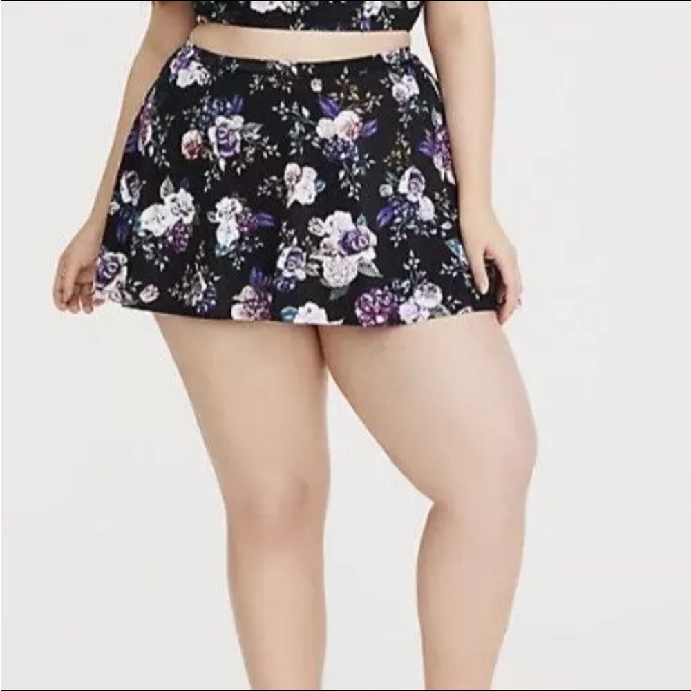 TORRID Black/Purple Floral Swim Skirt - Size 2 NWT